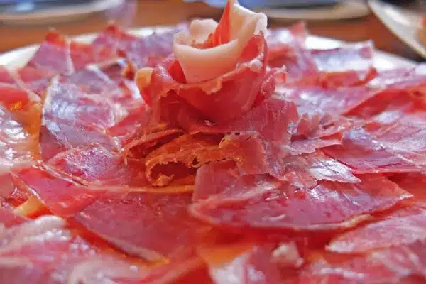 Les différentes variétés de jambon ibérique : Une odyssée culinaire