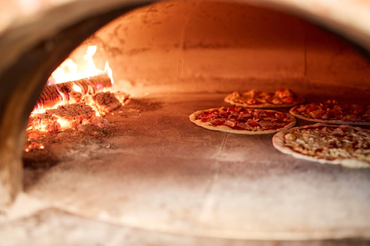 Quels sont les critères pour choisir un four à pizza extérieur ?